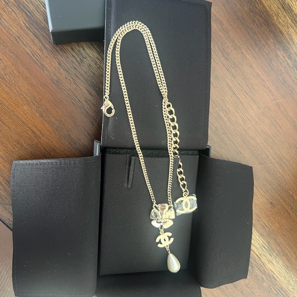 Collector’s Must-Have Rare Long Necklace 23S Camellia CC Pearl Adjustable chain - Picture 12 of 12